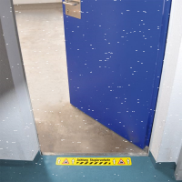 MUSTER: Widerstandsfähiges Warnmarkierungsband...